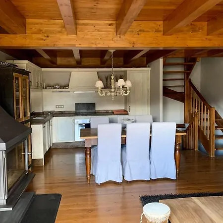 Holiday home Casa En Residential Con Jardin Y Piscina Estavar