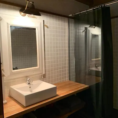 Casa En Residential Con Jardin Y Piscina 別荘 Estavar