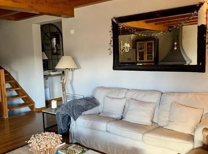 Nyaraló Casa En Residential Con Jardin Y Piscina Estavar
