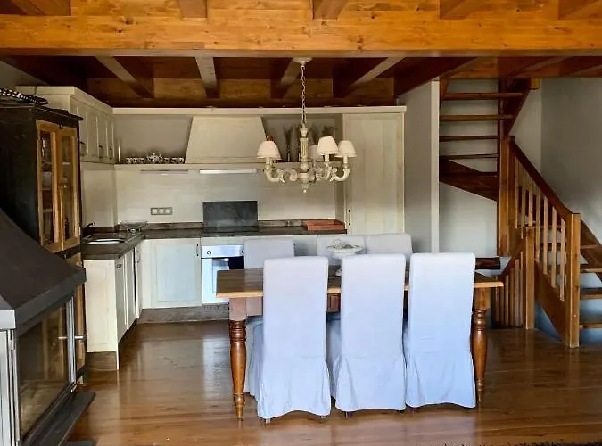 Nyaraló Casa En Residential Con Jardin Y Piscina Estavar