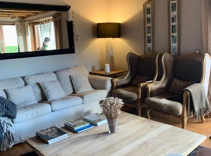 Casa En Residential Con Jardin Y Piscina Nyaraló *