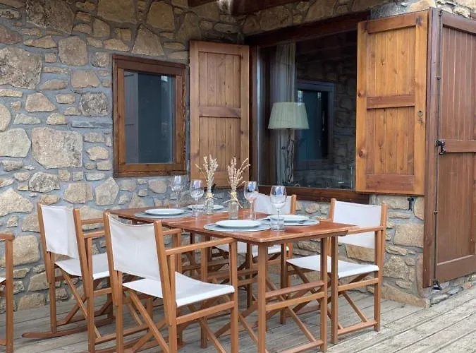 Casa En Residential Con Jardin Y Piscina Nyaraló