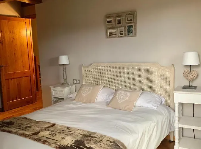 Casa En Residential Con Jardin Y Piscina Estavar