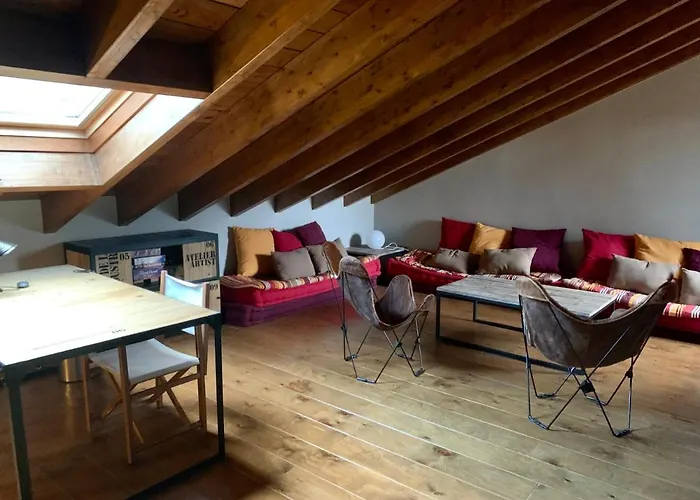 Nyaraló Casa En Residential Con Jardin Y Piscina Estavar