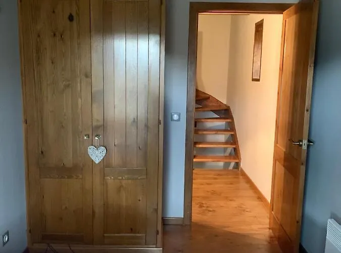 Casa En Residential Con Jardin Y Piscina Nyaraló *